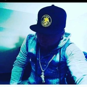 Meet your Posher, Carlos